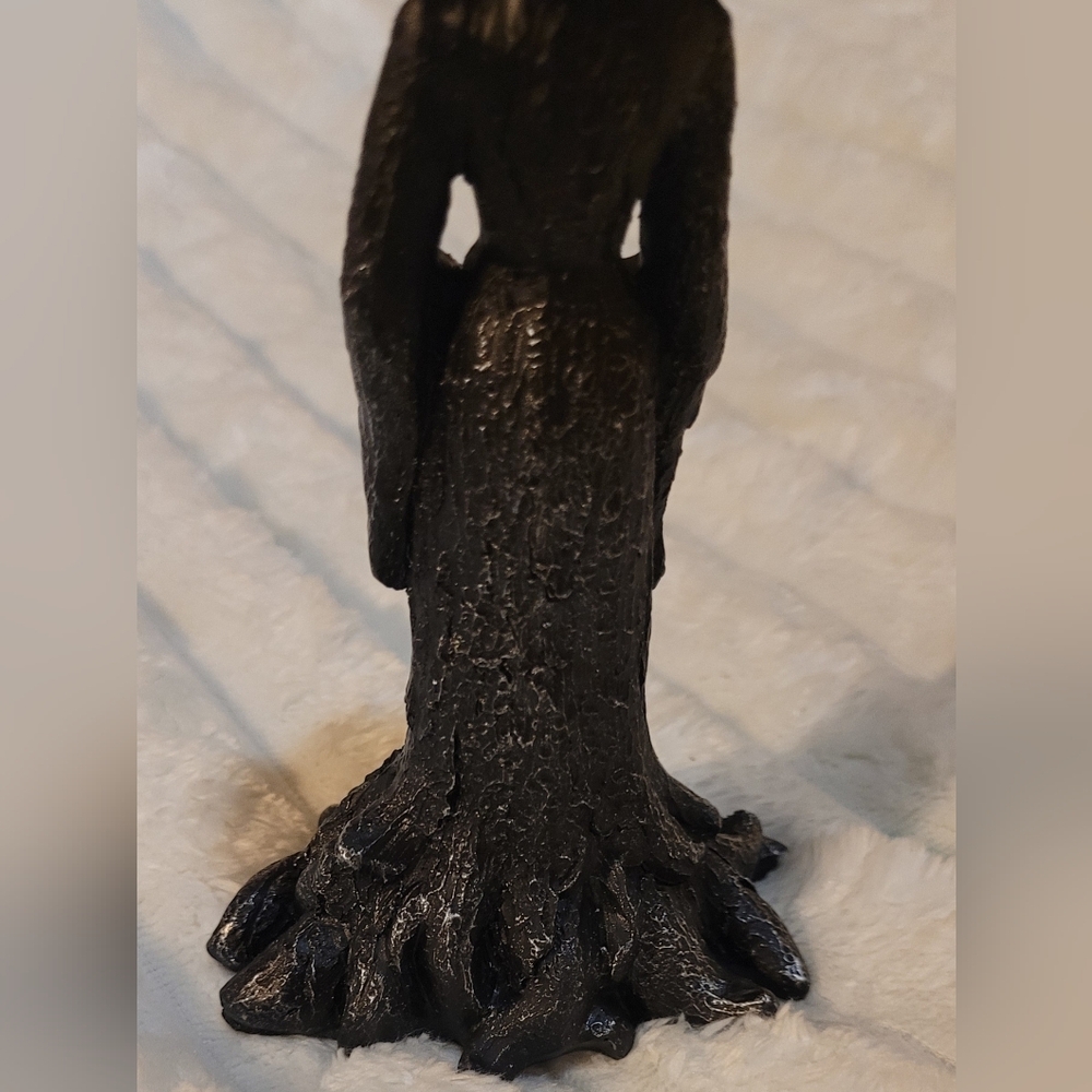 Enchanting Mystical Black Forest Tree Witch Figurine 7.5" - Picture 8 of 12